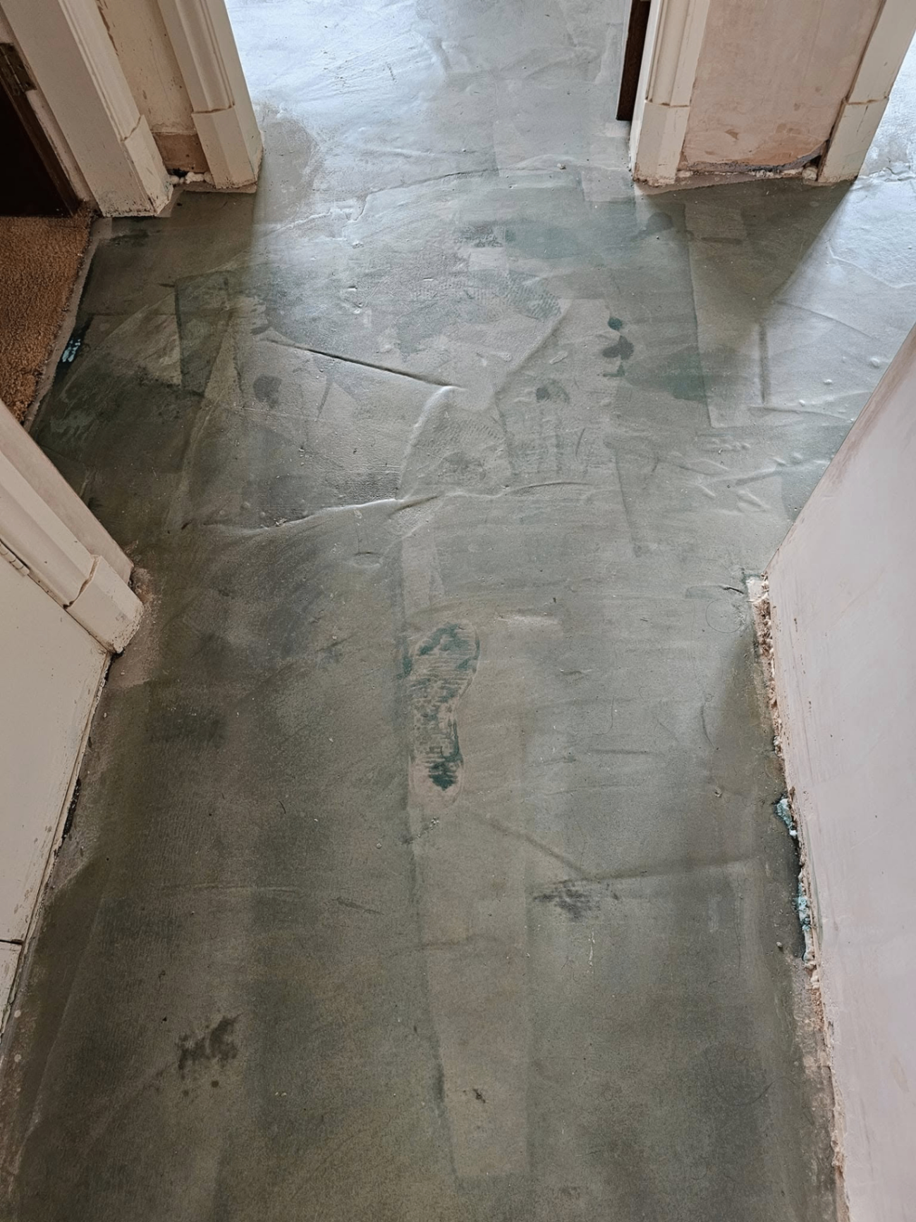 Floor before preparation - uneven subfloor
